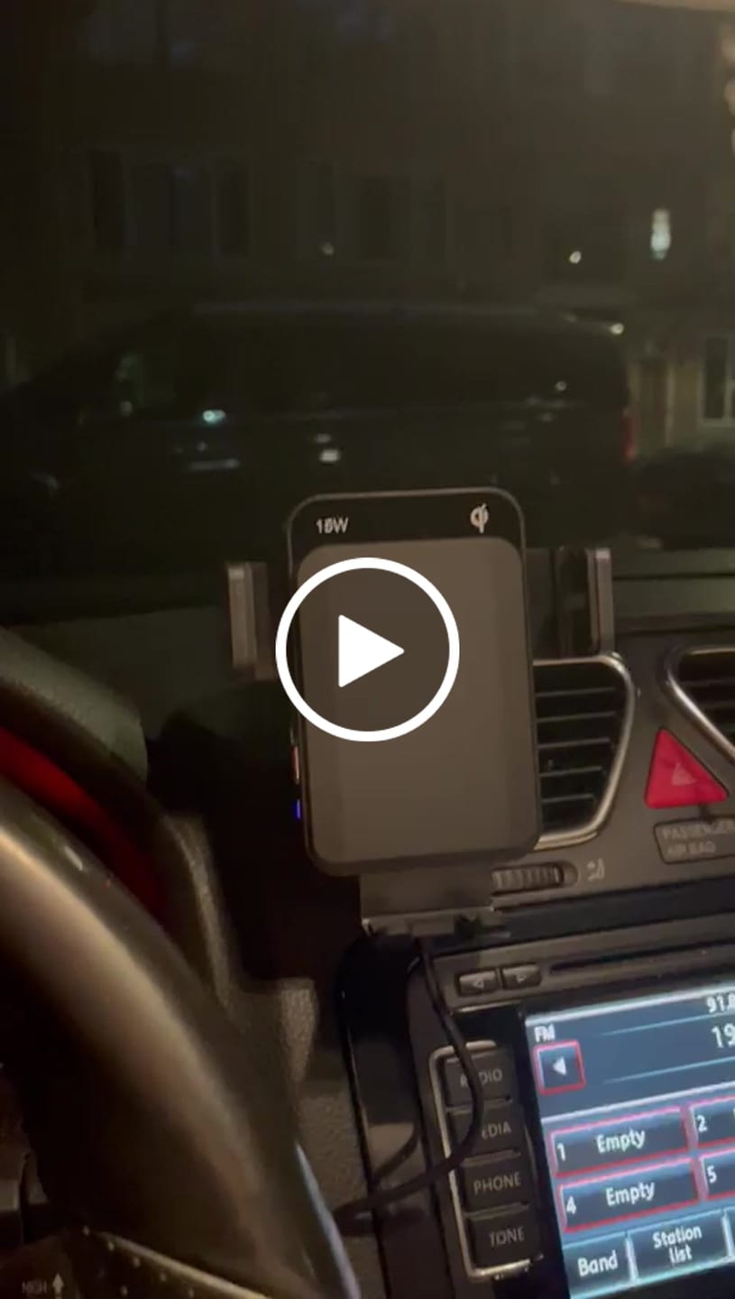 Customer video review of Wegman Telefoonhouder met QI Draadloze Oplader Auto (15W autolader) - Ventilatierooster, Raam, Dashboard - Magsafe