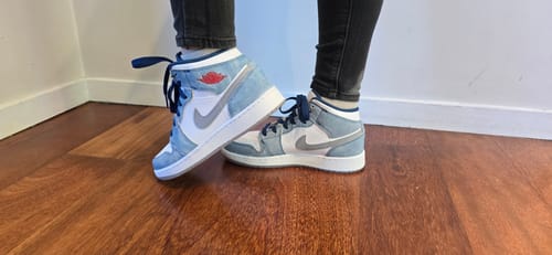 Customer photo review of Jordan 1 Mid SE French Blue Light Steel (GS)