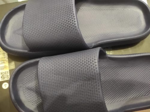 Customer photo review of Cloud Walk Cushioned Sliders