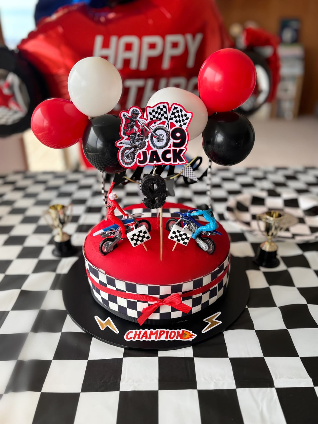 Customer photo review of Chequered pattern edible Icing Cake Wrap
