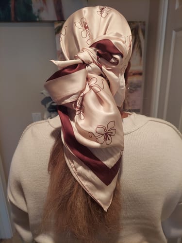 Customer photo review of GWP Scarf