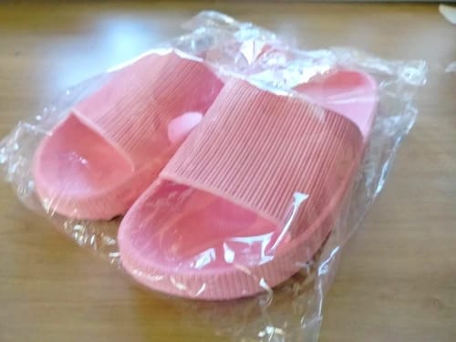 Customer photo review of Cloud Walk Cushioned Sliders