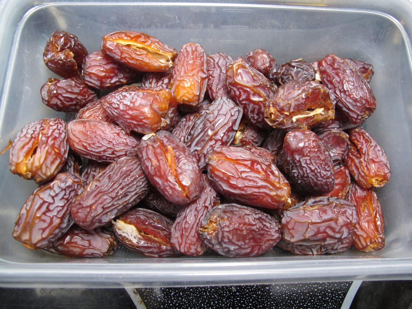 Customer photo review of Organic Large Medjool Dates Box