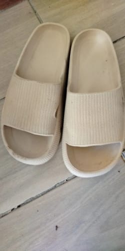 О І. review of Cloud Walk Cushioned Sliders image 1 out of 1