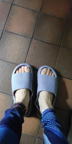 J I. review of Cloud Walk Cushioned Sliders image 1 out of 1