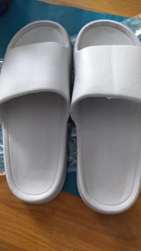 A A. review of Cloud Walk Cushioned Sliders image 1 out of 1