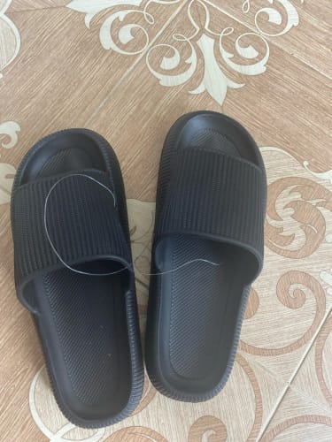 I N. review of Cloud Walk Cushioned Sliders image 1 out of 1
