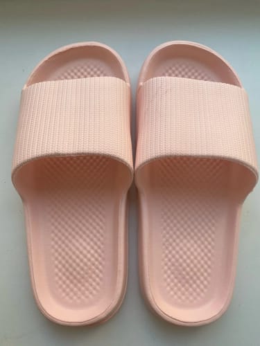 Я А. review of Cloud Walk Cushioned Sliders image 1 out of 1