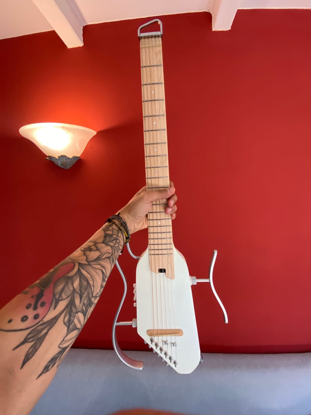 Customer photo review of Donner HUSH-I Pro Guitare Modes sonores multiples Guitare de voyage portable