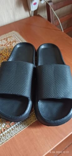 И В. review of Cloud Walk Cushioned Sliders image 1 out of 1