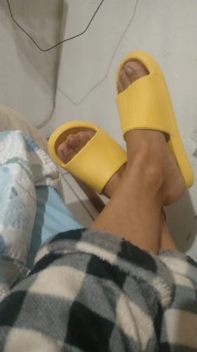 Customer photo review of Cloud Walk Cushioned Sliders