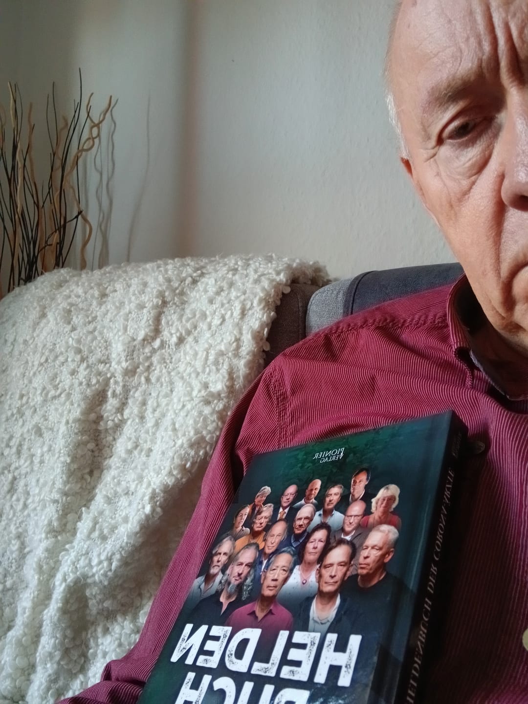 Customer photo review of Heldenbuch der Corona-Ärzte