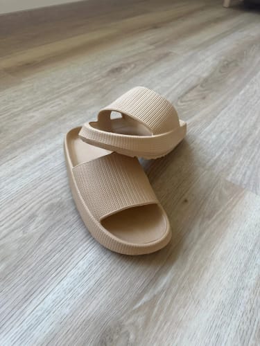 J E. review of Cloud Walk Cushioned Sliders image 1 out of 1