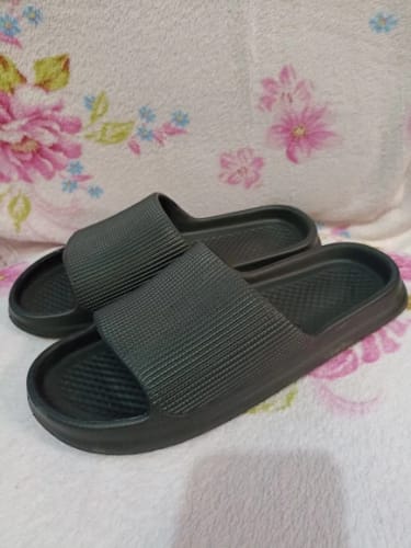 I L. review of Cloud Walk Cushioned Sliders image 1 out of 1