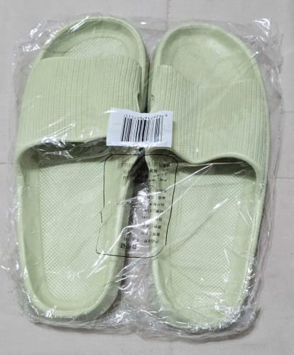 R I. review of Cloud Walk Cushioned Sliders image 1 out of 1