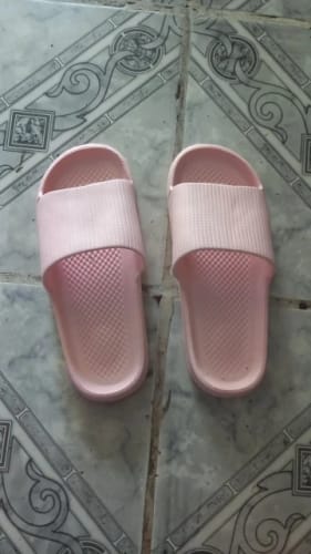 Customer photo review of Cloud Walk Cushioned Sliders