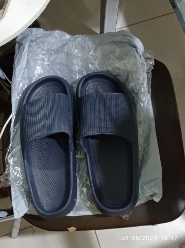 R R. review of Cloud Walk Cushioned Sliders image 1 out of 1