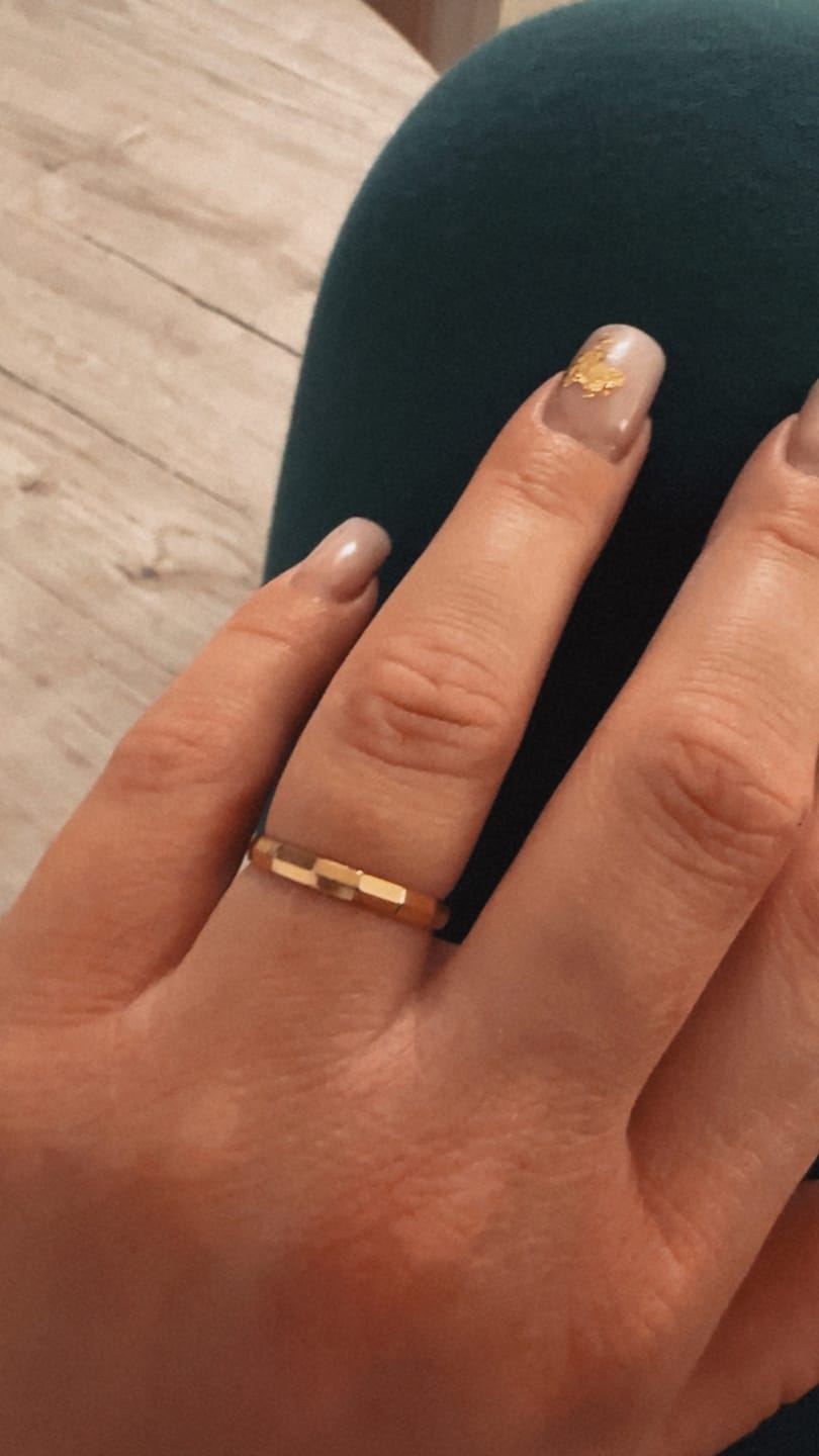 Customer photo review of Edgy Ring | 18K vergoldet