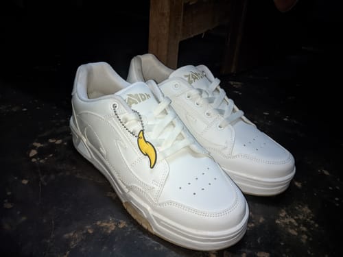 Customer photo review of ZEUS Moonlight White