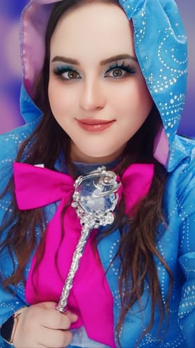 Customer photo review of Pretty Glitter Lip Kit