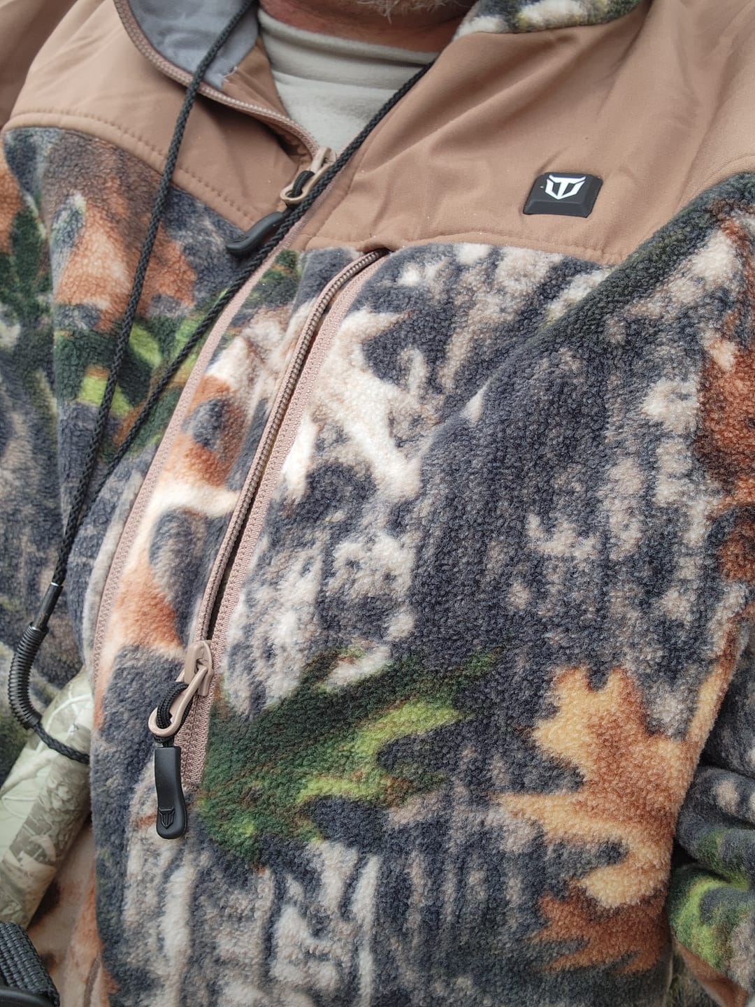 Customer photo review of TIDEWE Men’s Heated Jacket Fleece with Battery Pack, Rechargeable Coat for Hunting (Black, Camo, Size S-XXXL)