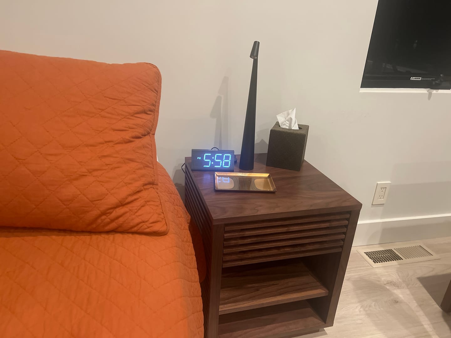 Customer photo review of Kalem™ Sculpting Table Lamp