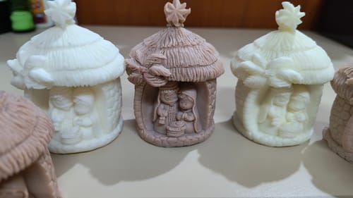 Customer photo review of Molde Choza Nacimiento Navideño Molde de Silicón