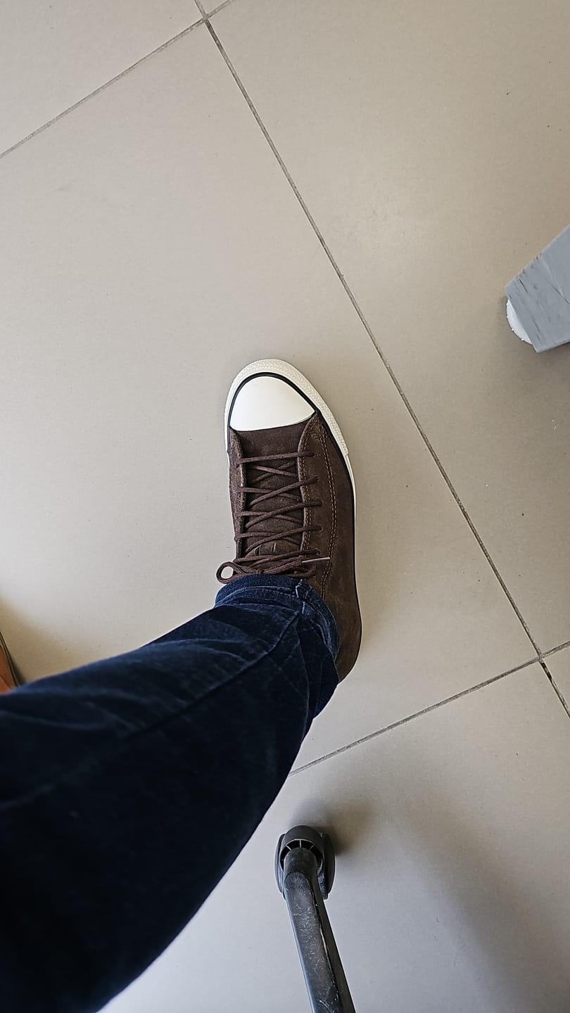 Customer photo review of Zapatillas Converse Chuck Taylor Hi Suede Marrón
