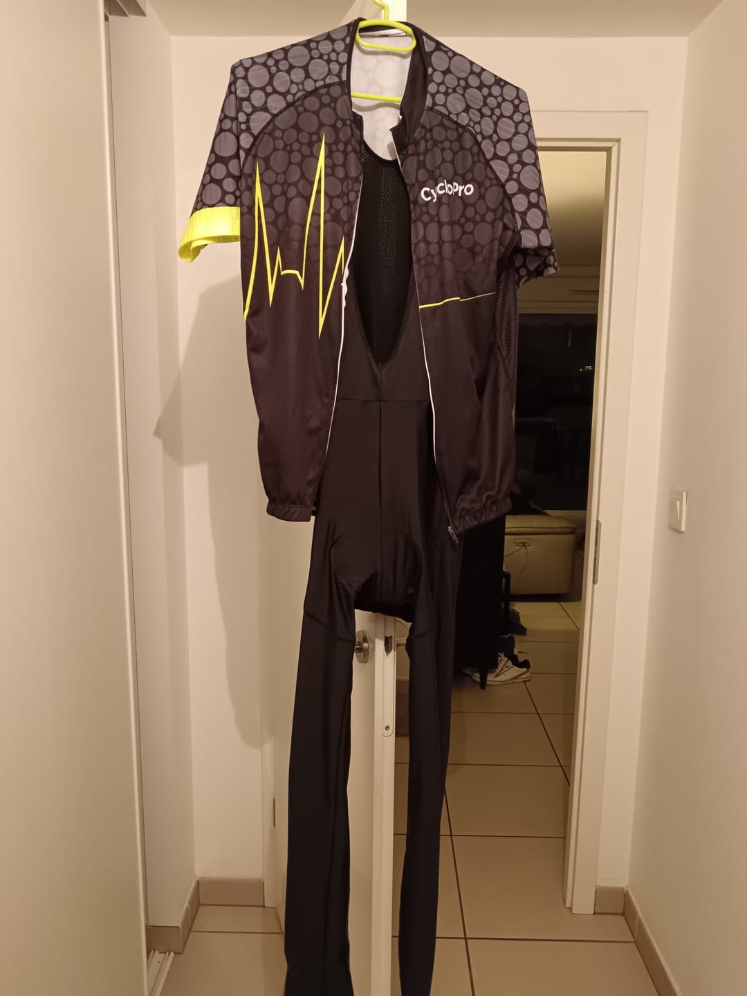 Customer photo review of COLLANT CYCLISTE NOIR - AUTOMNE - HOMME