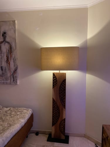 Customer photo review of Holz Stehlampe AMAZONIA 170cm Leinenschirm Handarbeit