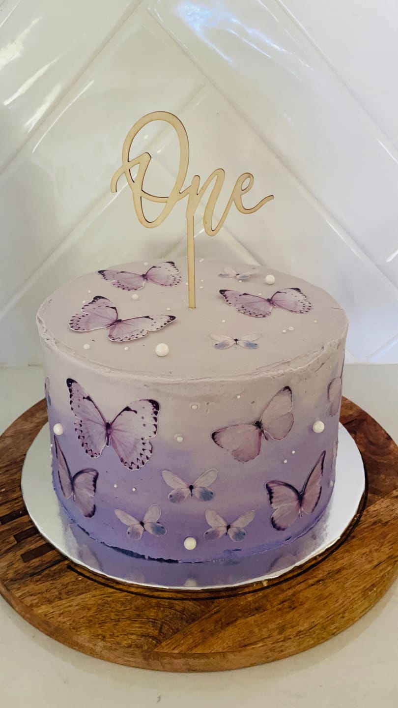 Customer photo review of Purple Edible Wafer Butterflies - Mix sizes - 24pcs