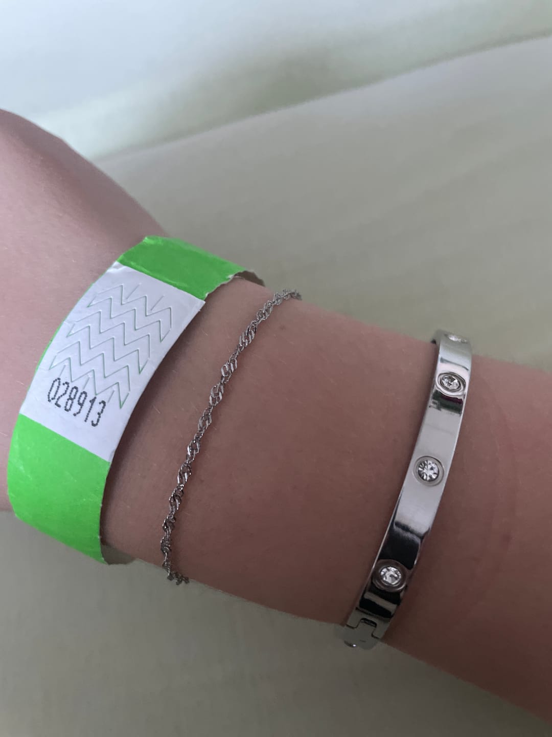 Customer photo review of Twisted Simple Armband 14K Vergoldet