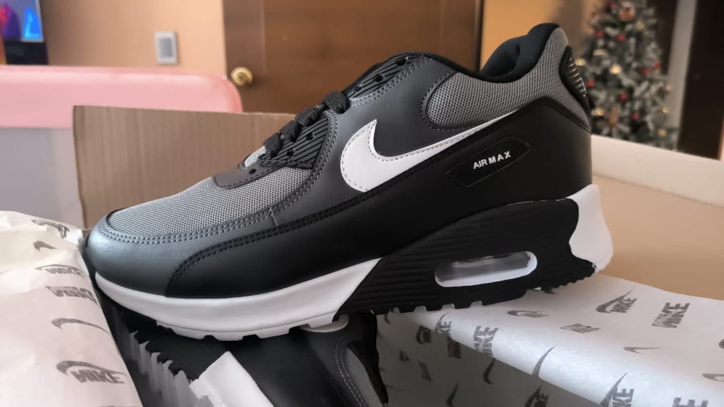 Customer photo review of Tenis Max 90 Oxford Negro Blanco