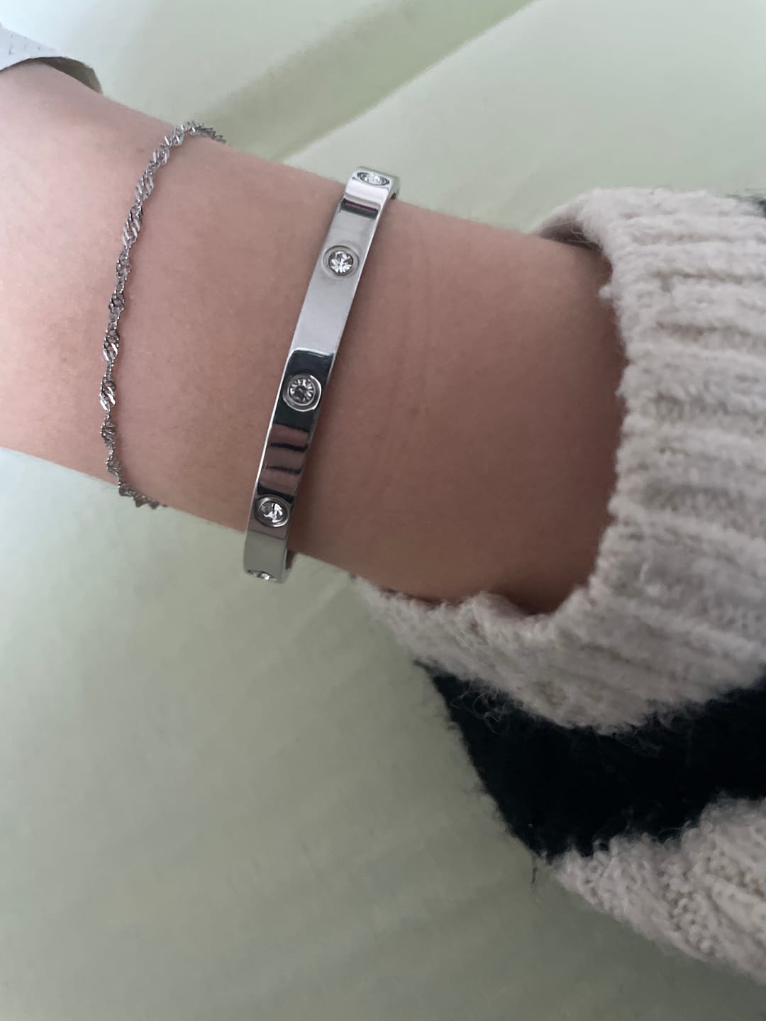 Customer photo review of Deluxe Timeless Stone Armreif 18K Vergoldet