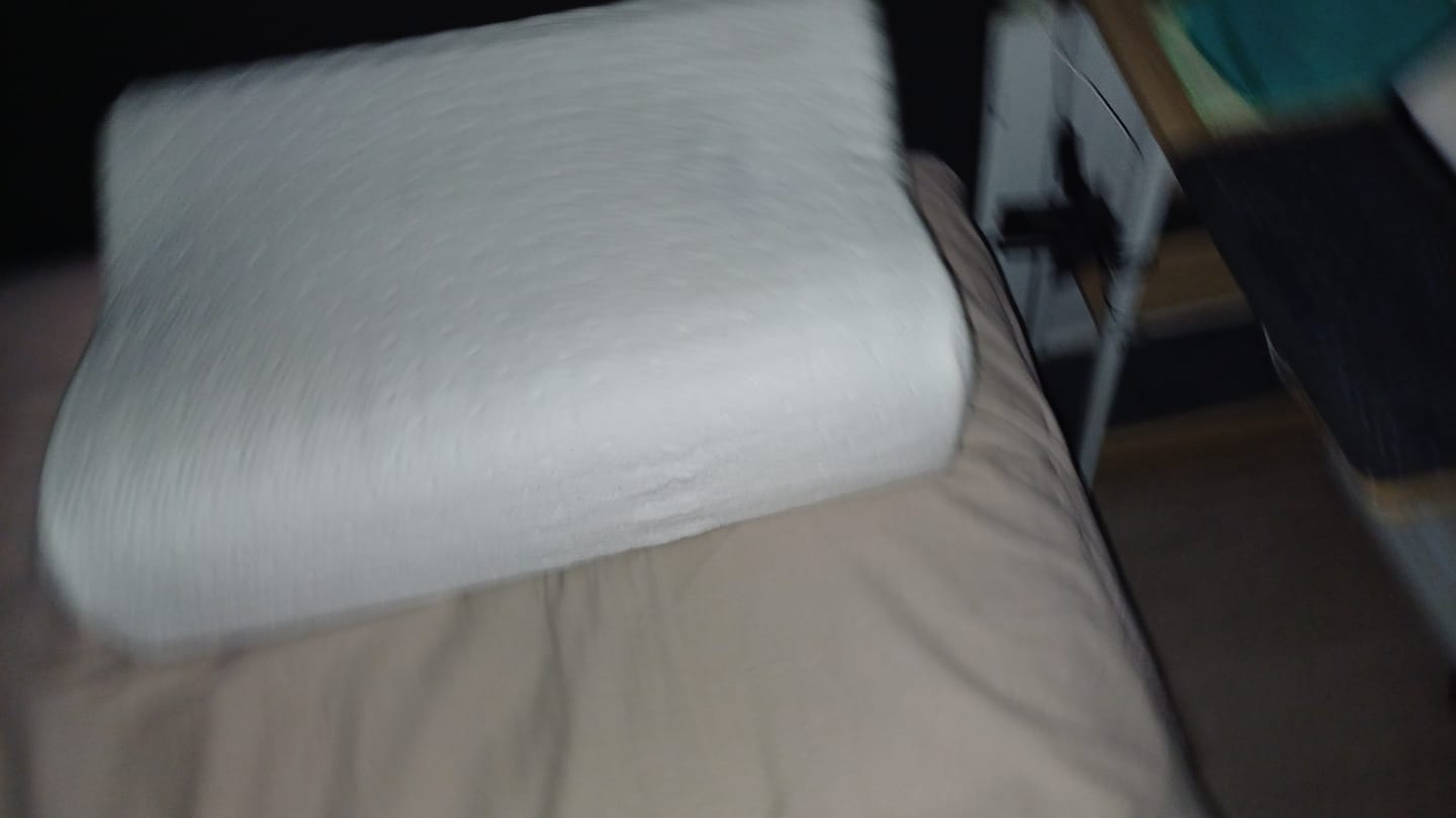 Customer photo review of Muscle Mat Adjustable Foam Pillow