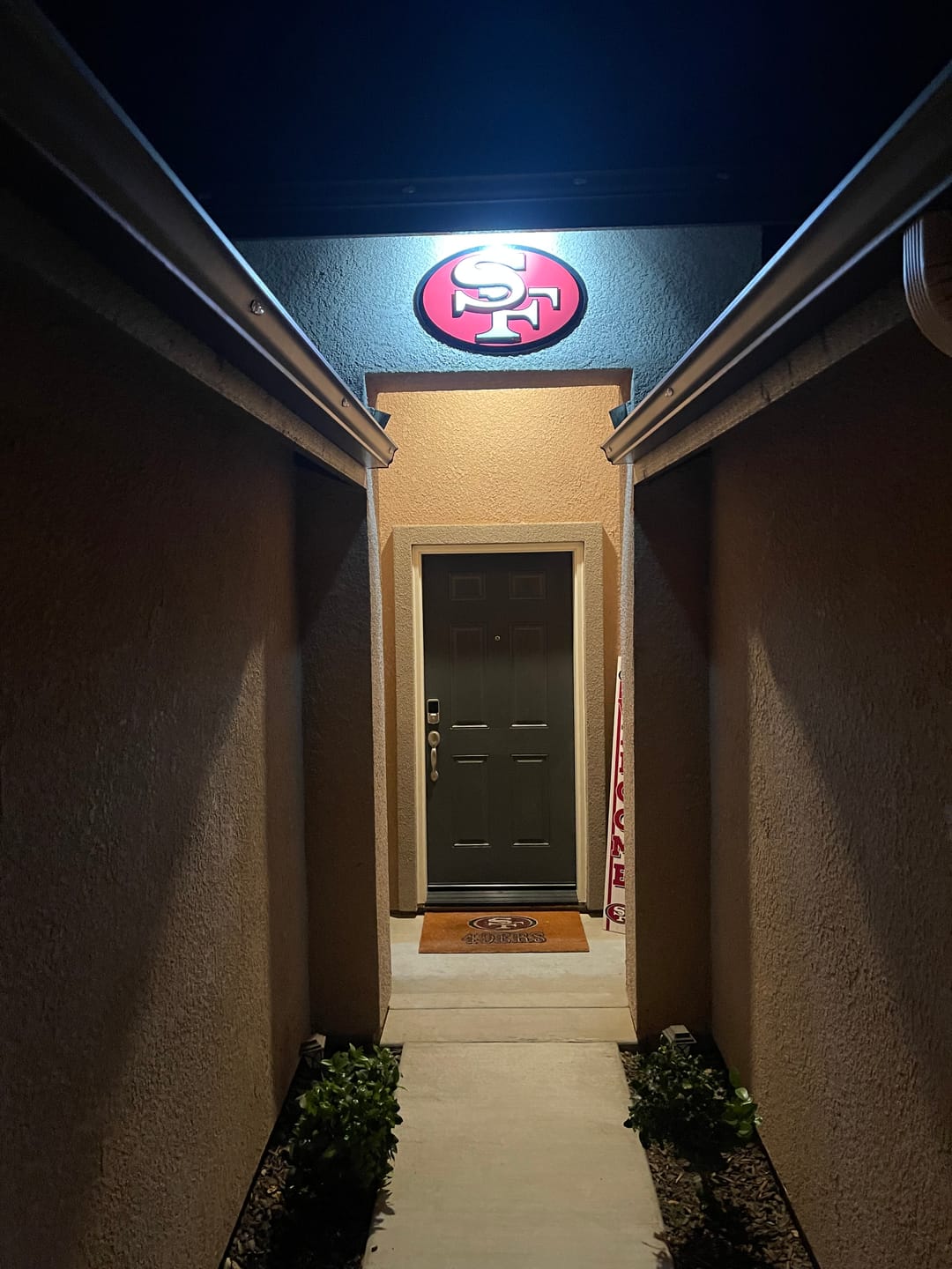 Customer photo review of San Francisco 49ers "1989" Vintage Logo 3D Metal Wall Art