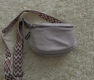 Customer photo review of Sac Banane Cuir Femme Viviana