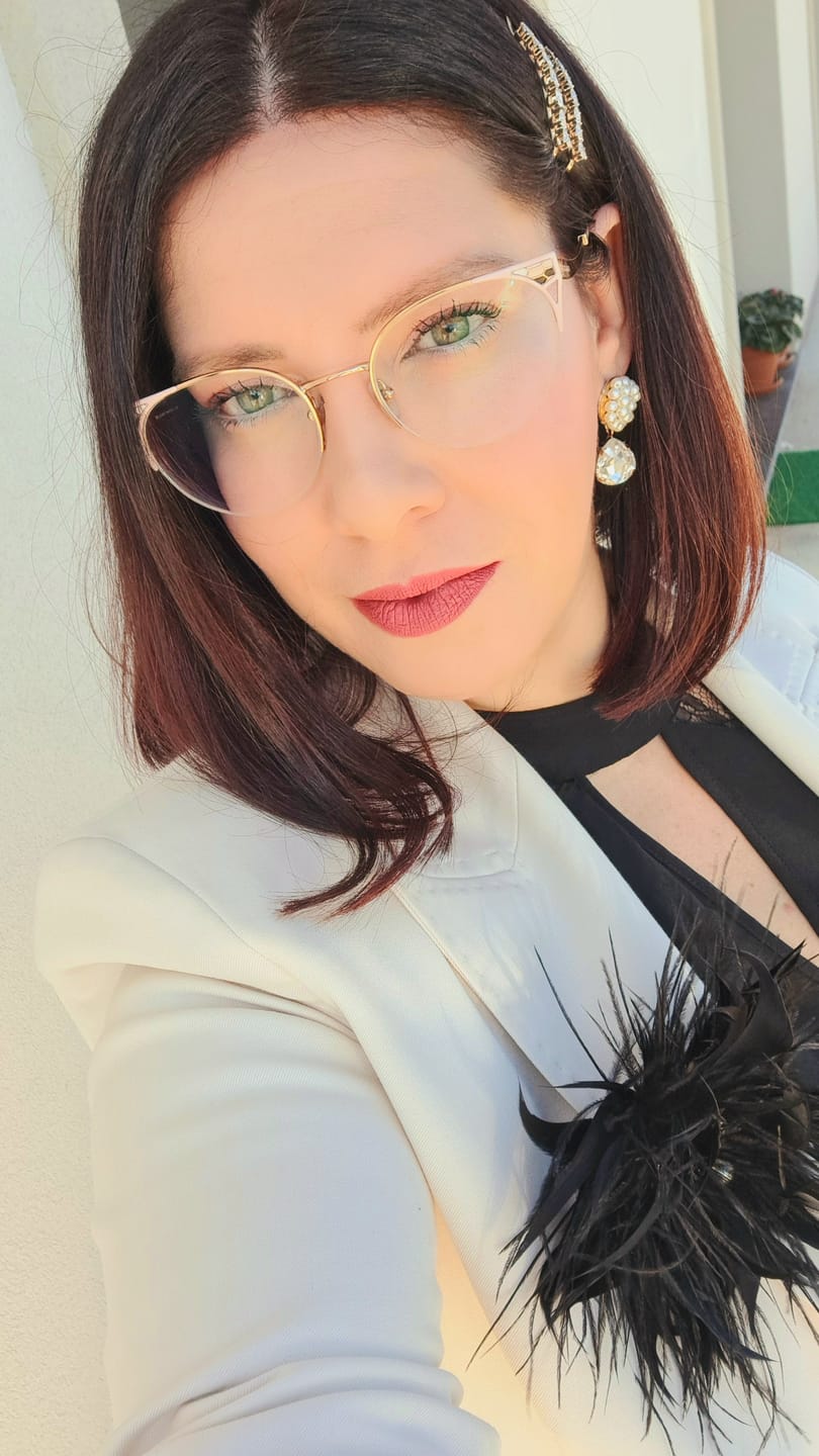 Customer photo review of Orecchini Sally con ricami di perle e goccia in cristallo