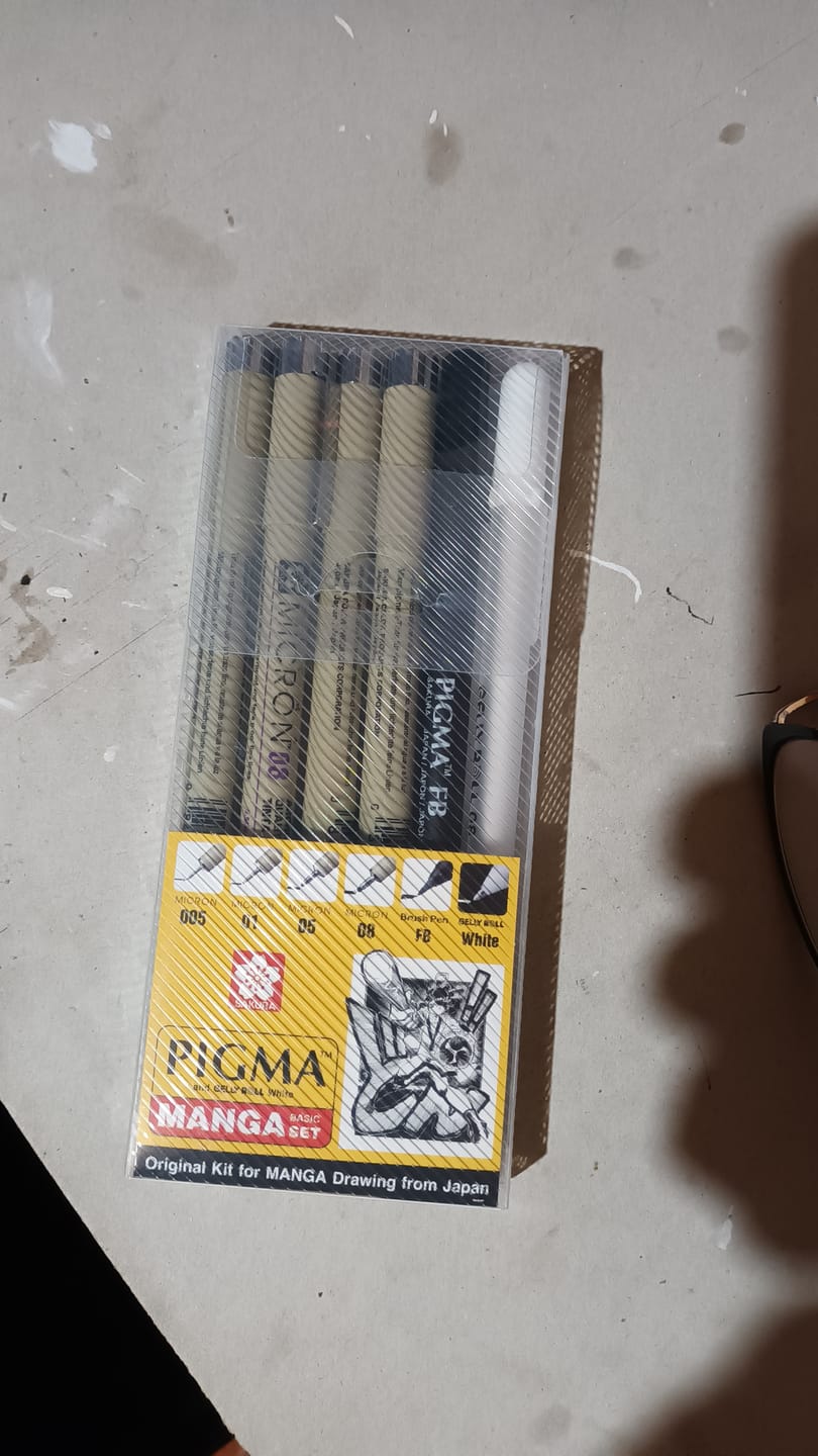 Customer photo review of Sakura Pigma - Kit Manga Basic Tiralíneas, Brush Pen y Gelly Roll
