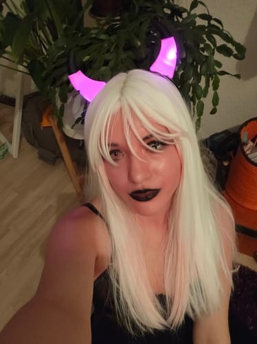 Customer photo review of Dead Contact Lenses