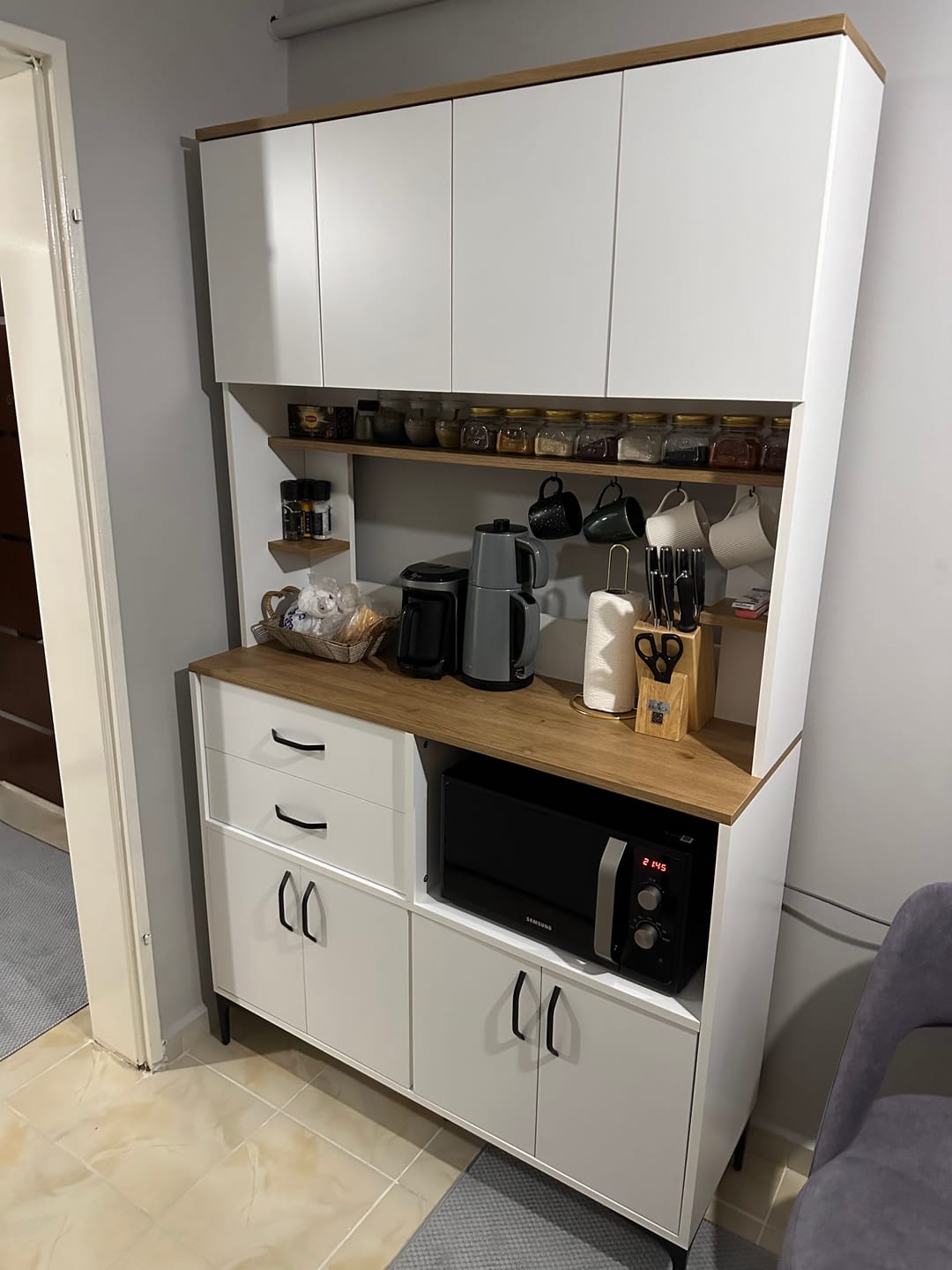 Customer photo review of Rani JE179 Çok Amaçlı Dolap 8 Kapaklı 2 Çekmeceli Kiler Mutfak Dolabı Beyaz - Sepet Ceviz