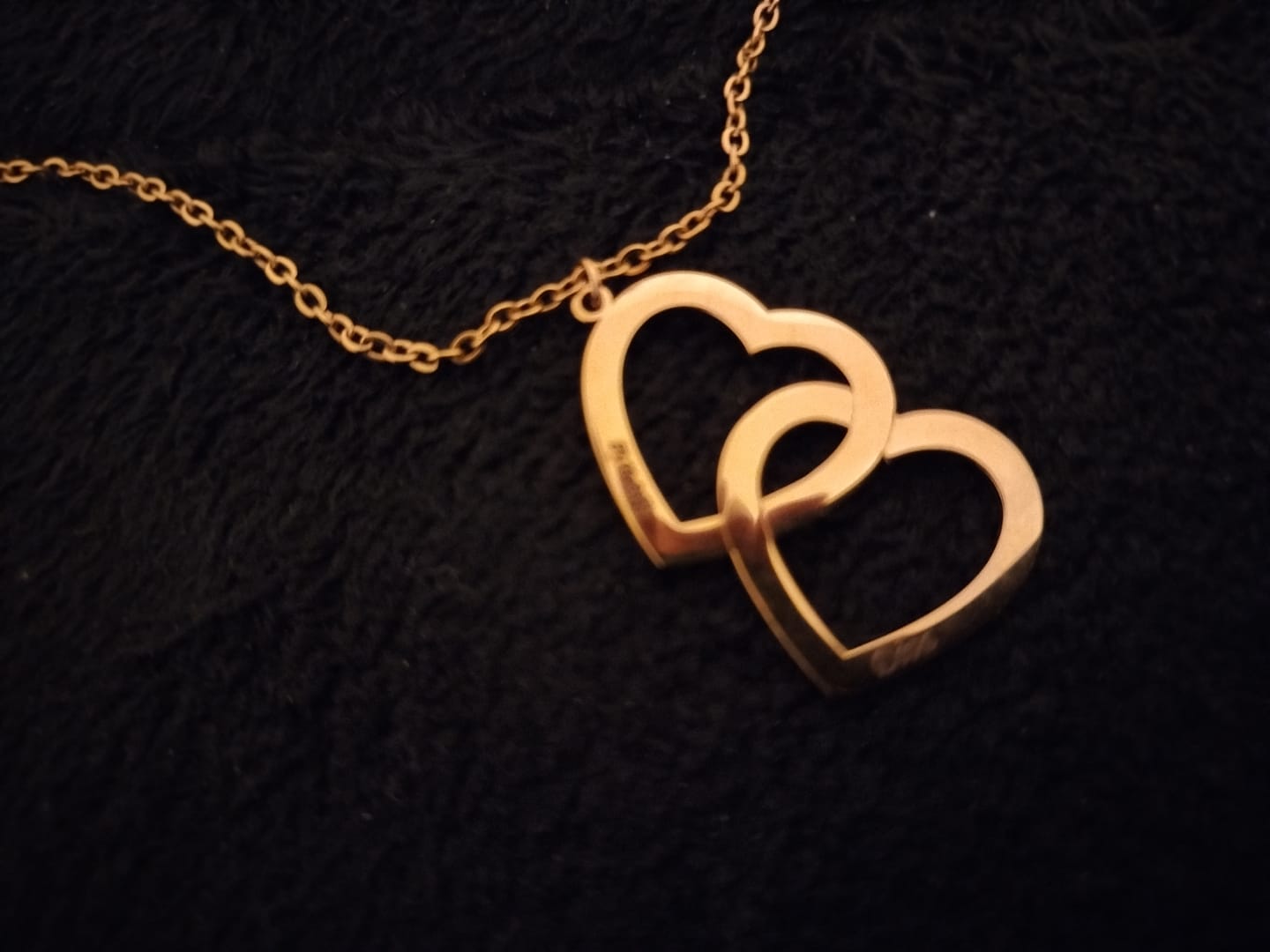 Customer photo review of Collier Double Coeur Personnalisable Deux Prénoms