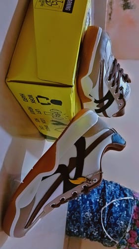Customer photo review of CRUZ Earth Brown Men's casual sneaker