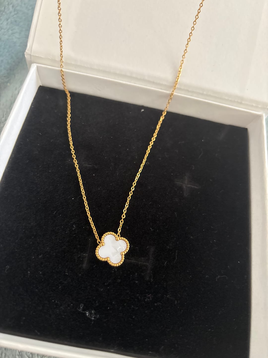 Customer photo review of Lantisor Flower Alb