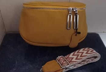 Customer photo review of Sac Banane Cuir Femme Viviana
