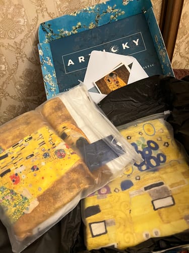 Customer photo review of The Kiss Painting by Gustav Klimt Omuz Çantası