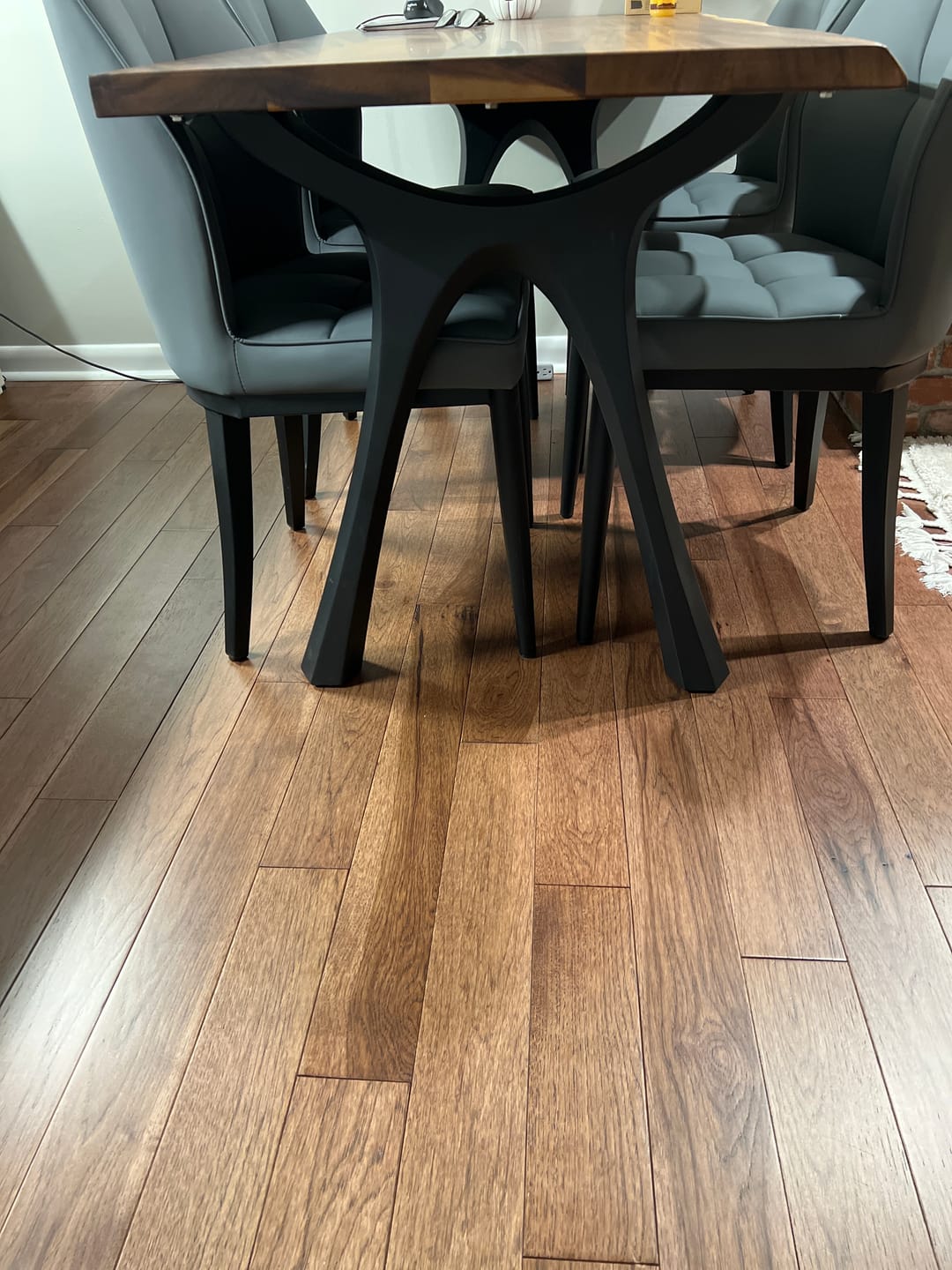 Customer photo review of Furniture Legs 414 Hatty 28H Modern Metal Table Legs