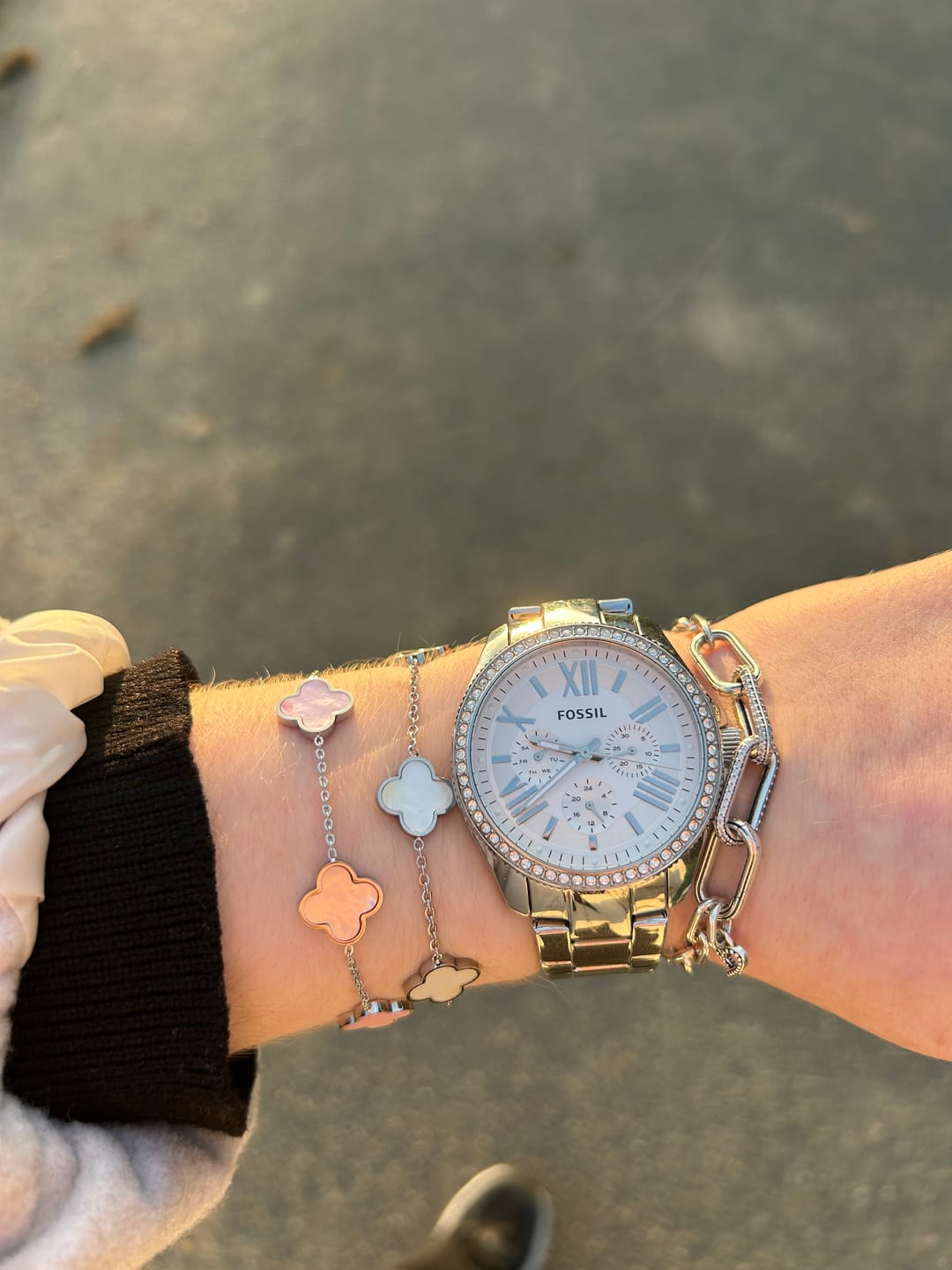 Customer photo review of Clover Perlmutt Armband | 18K vergoldet