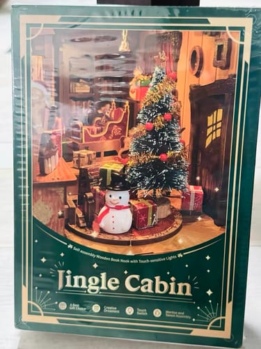 Customer photo review of Jingle Cabin DIY Book Nook
