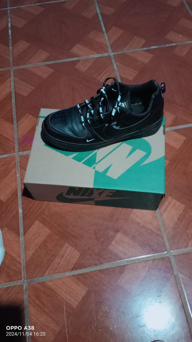Customer photo review of Tenis 275 Negro Total